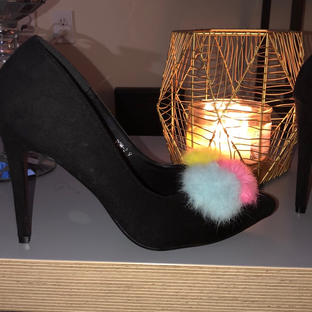 Heels - Picture 3 of 4